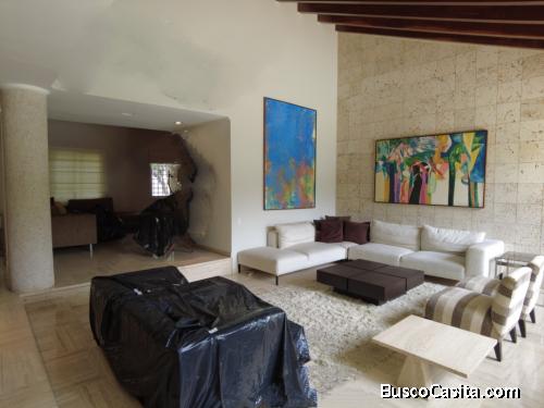 Vende Hermosa Casa Urb. La Virginia.