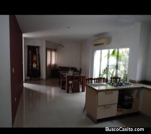 Casa Urb. El Paseo II