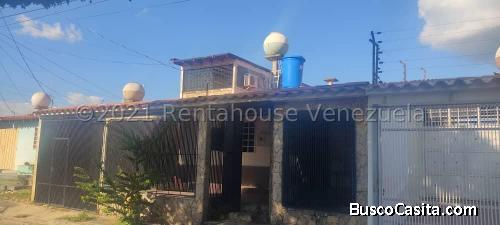 Hermosa y amplia casa en venta en cabudare