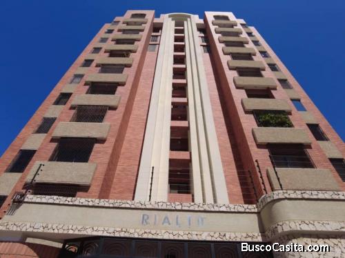Apartamento venta Maracaibo edificio Rialto 18522