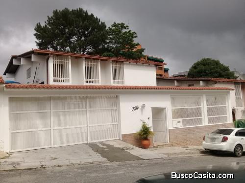 En Venta Casa en Urb. Los Naranjos del Cafetal. 319 M2