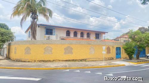 VENDO CASA DE ESQUINA TRIGAL CENTRO. Código 145906