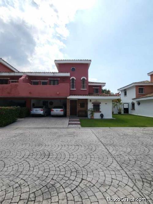 Casa en el trigal Norte Conjunto residencial Puerta de hierro