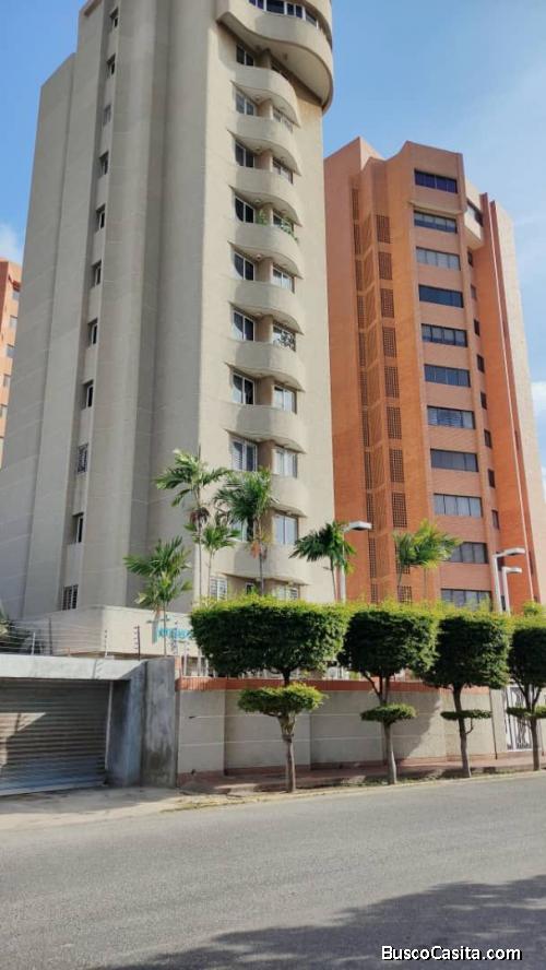 SE ALQUILA o VENDE  PENTHOUSE EN TIERRA NEGRA