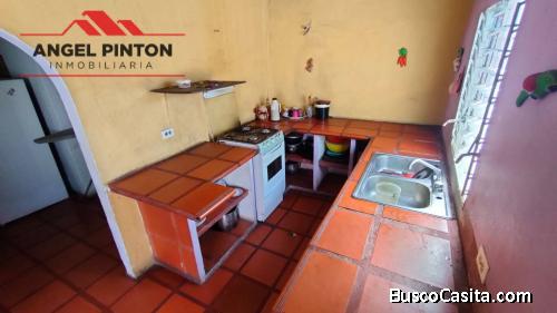 CASA VENTA LA POMONA URB. URDANETA MARACAIBO API 3197