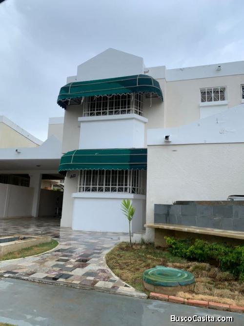 Townhouse Venta Maracaibo Villa La Colonia 802