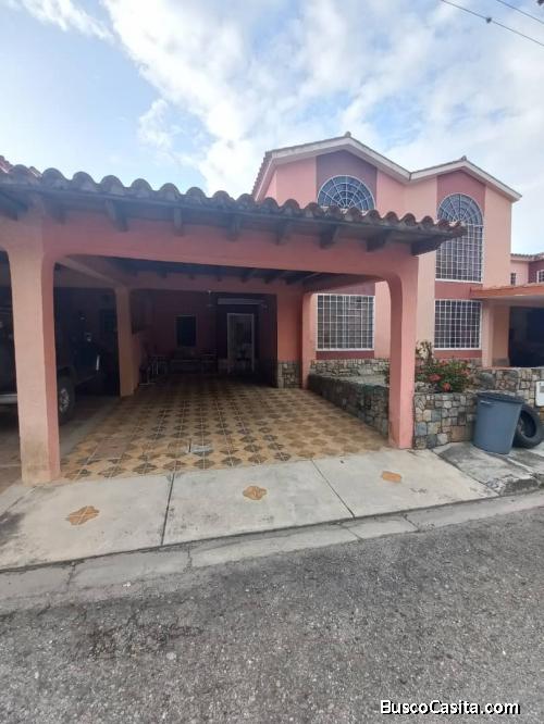 CASAQUINTA EN VENTA RES. LOMAS DEL ROCIO      FOC-1408