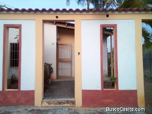 Vendo casa Miranda 3 hab sala-cocina porche y cercada