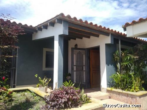 Venta de casa en urbanizacion  Cañas Bravas