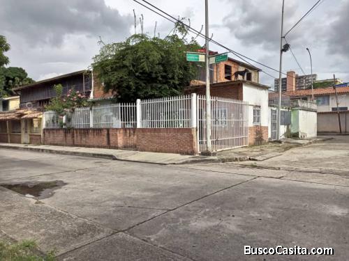 Casa en Urb. Los Sauces, Valencia
