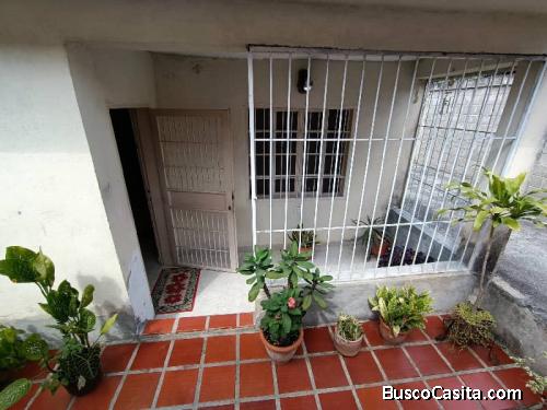 Se vende Bella casa vía Pedro y Pablo, Cabudare amoblada y equipada 