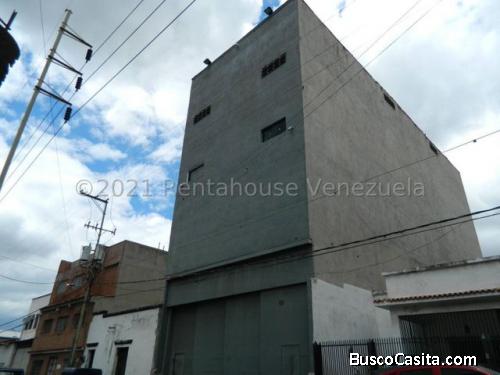 As Se vende Edificio en Prado de Maria MLS 23-164  0412 2003199    04241181339