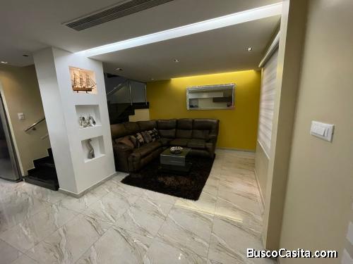 SE VENDE TOWHOUSE LAGO MAR VILLA MARACAIBO