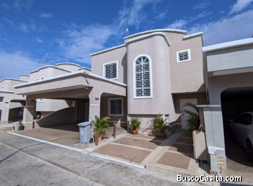 Casa en Ciudad Roca 