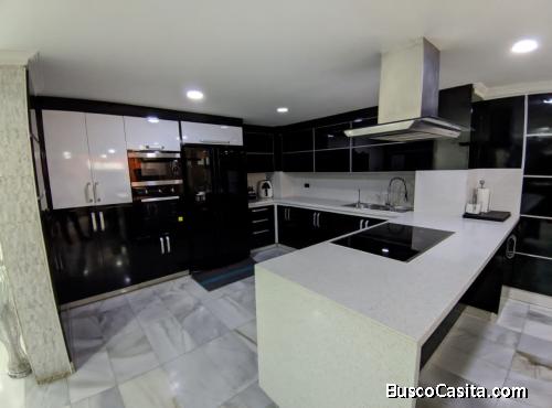 Saidsa Viccionacce vende Townhouse Espectacular en Ciudad Roca; Conjunto Amatista