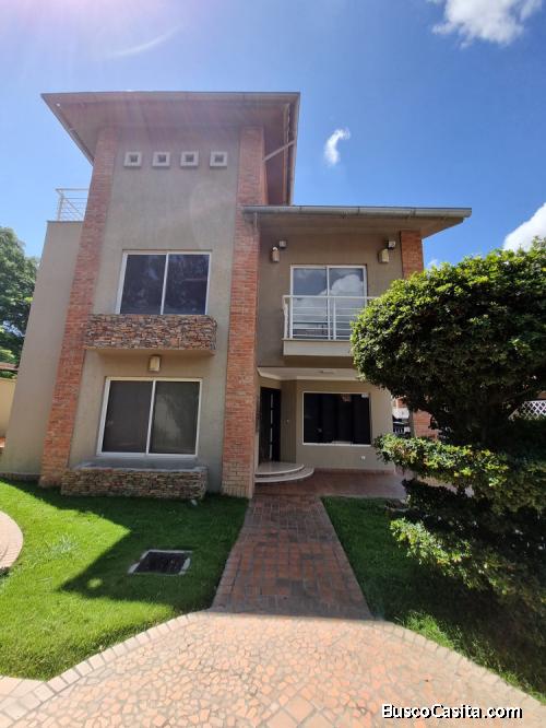 FARITH MOTA VENDE CASA AMOBLADA EN SAN DIEGO    FOC-1449