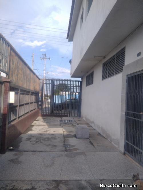 Casa con Local en el centro de Barquisimeto 