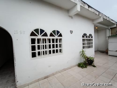 Soraya Blanco vende preciosa casa comercial a pie de calle en la mata, cabudare 
