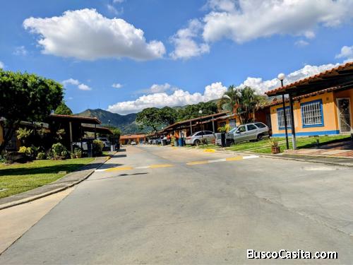 SKY GROUP VENDE Casa en la Urbanización Valle de Oro 