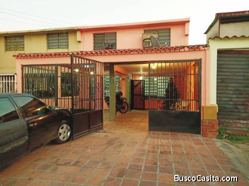 Casa en la Urb. La Isabelica, Valencia.