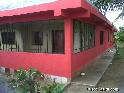 VENDO CASA CON TERRENO MTS. 2034, MIRANDA, HIGUEROTE 