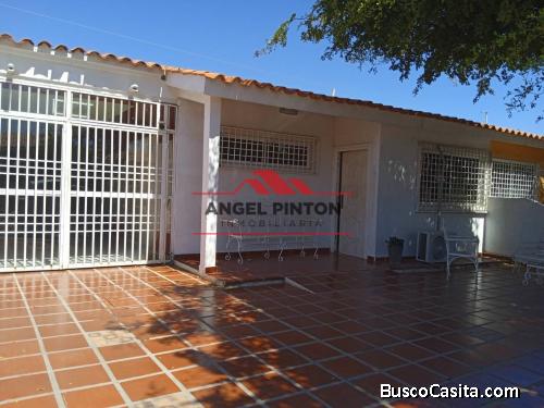 CONJUNTO CERRADO VENTA VILLA HIPICA MARACAIBO API 4029