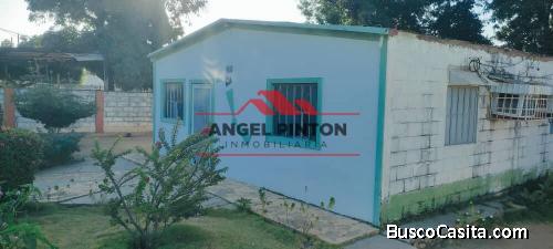 CASA EN VENTA EN BARRIO CARMELO URDANETA MARACAIBO API 3963