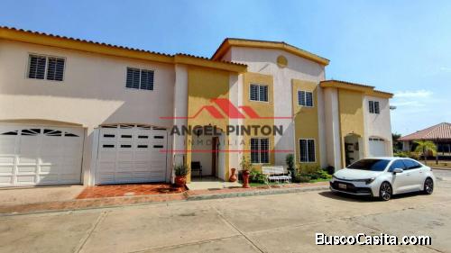 CASA VENTA VILLA MARACAIBO SECTOR AMPARO MARACAIBO API 3945