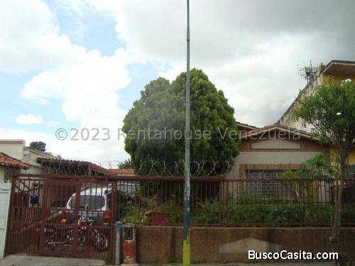 mls23-23559 Venta Casa LA CARLOTA  PARA REMODELAR