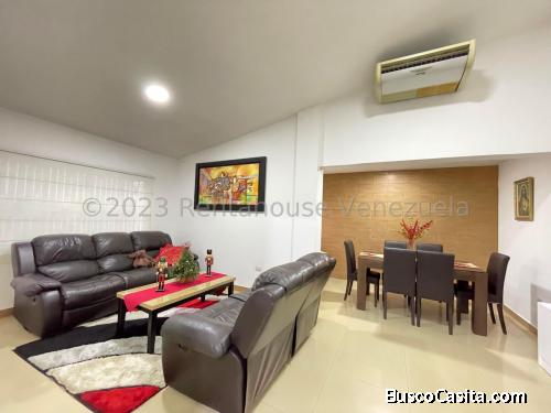 En venta amplia, linda y moderna casa en conjunto privado. MLS 23-19244