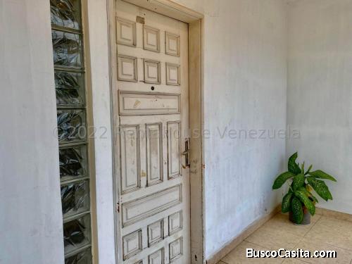 Casa en Venta Punto Fijo centro cod rah 23-1001