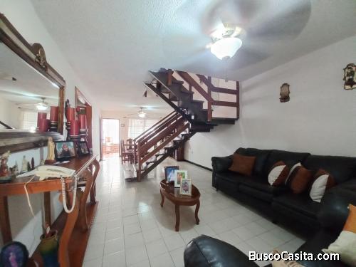  Casa en urb La Rosaleda excelente ubicación