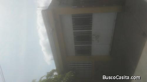 Hermosa quinta san jacinto ubicada en avenida principal sector 7 cerca del cadi, 4 habitaciones, 3 b