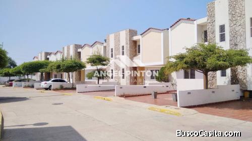 TOWNHOUSE VENTA CIRCUNVALACIÓN 2 MARACAIBO API 4820 ELIDA HERNANDEZ ANGEL PINTON FS TEAM WORK