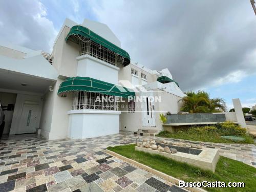 TOWNHOUSE EN VENTA EN EL PILAR MARACAIBO API 3469
