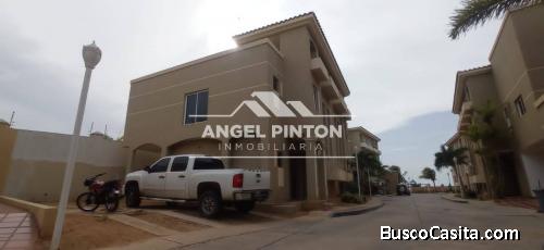 CONJUNTO CERRADO VENTA EN ISLA DORADA MARACAIBO API API 2946 ELIDA HERNANDEZ ANGEL PINTON FS T.W.