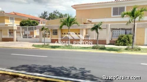 CASA EN VENTA EN LOS OLIVOS MARACAIBO API 2330 ELIDA HERNANDEZ ANGEL PINTON FS T.W.