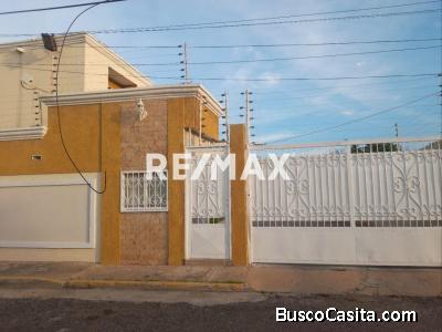 Townhouse Venta Maracaibo Villa Paraiso Lago 300623