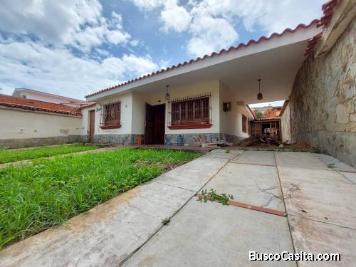 FARITH MOTA VENDE CASA A REMODELAR EN LA TRIGALEÑA