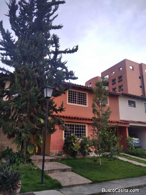Town House En Venta En Urb Nueva Segovia