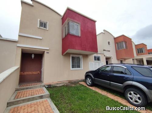 Soraya Blanco  Vende Townhouse Espectacular en Ciudad Roca Conjunto Ágata