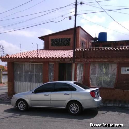 Amplia Casa en excelente ubicación