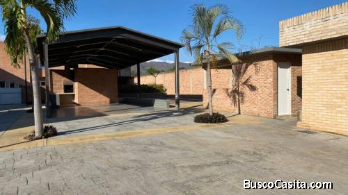 Eglée Suárez vende Town House en San Diego Villa Vajegreda