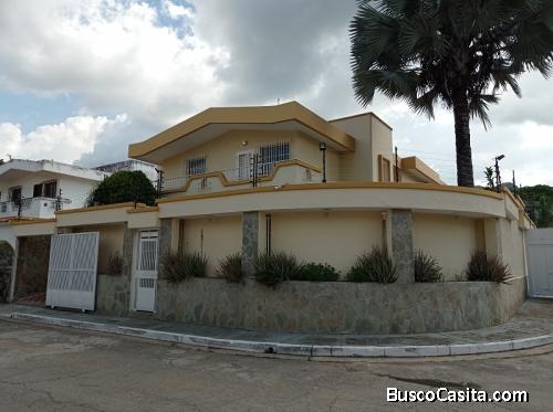 Eglée Suárez vende Casa en la Urb. Prebo II 