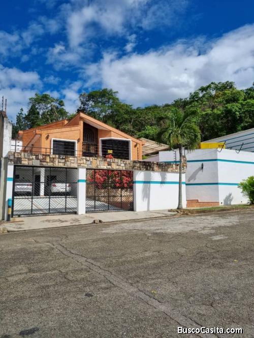 Eglée Suárez Vende casa Altos de Guataparo. 