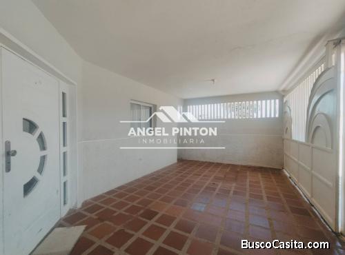 CASA EN VENTA EN SAN JACINTO MARACAIBO API 4806 ELIDA HERNANDEZ ANGEL PINTON FS TEAM WORK