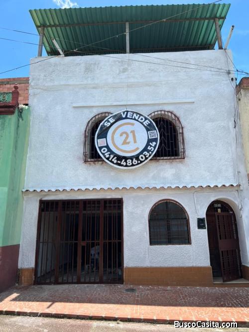 Casa Doble PROPOSITO Barrio San Carlos