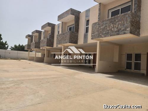 TOWNHOUSE EN VENTA MONTE BELLO MARACAIBO API 5030 ELIDA HERNANDEZ ANGEL PINTON FS T. W.