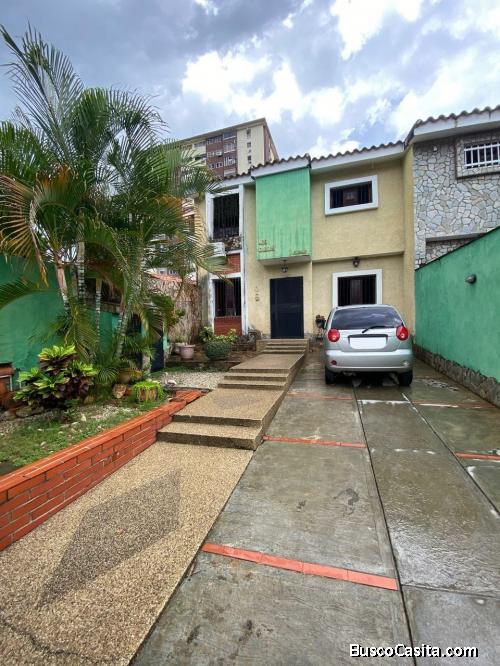 Hengly Castellanos Vende Apartoquinta en El Bosque Av. Paseo Cuatricentenario. Valencia Carabobo