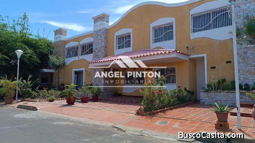TOWNHOUSE VENTA VILLA EL BOSQUE LA PICOLA MARACAIBO API 8888 ELIDA HERNANDEZ ANGEL PINTON FS  T. W.